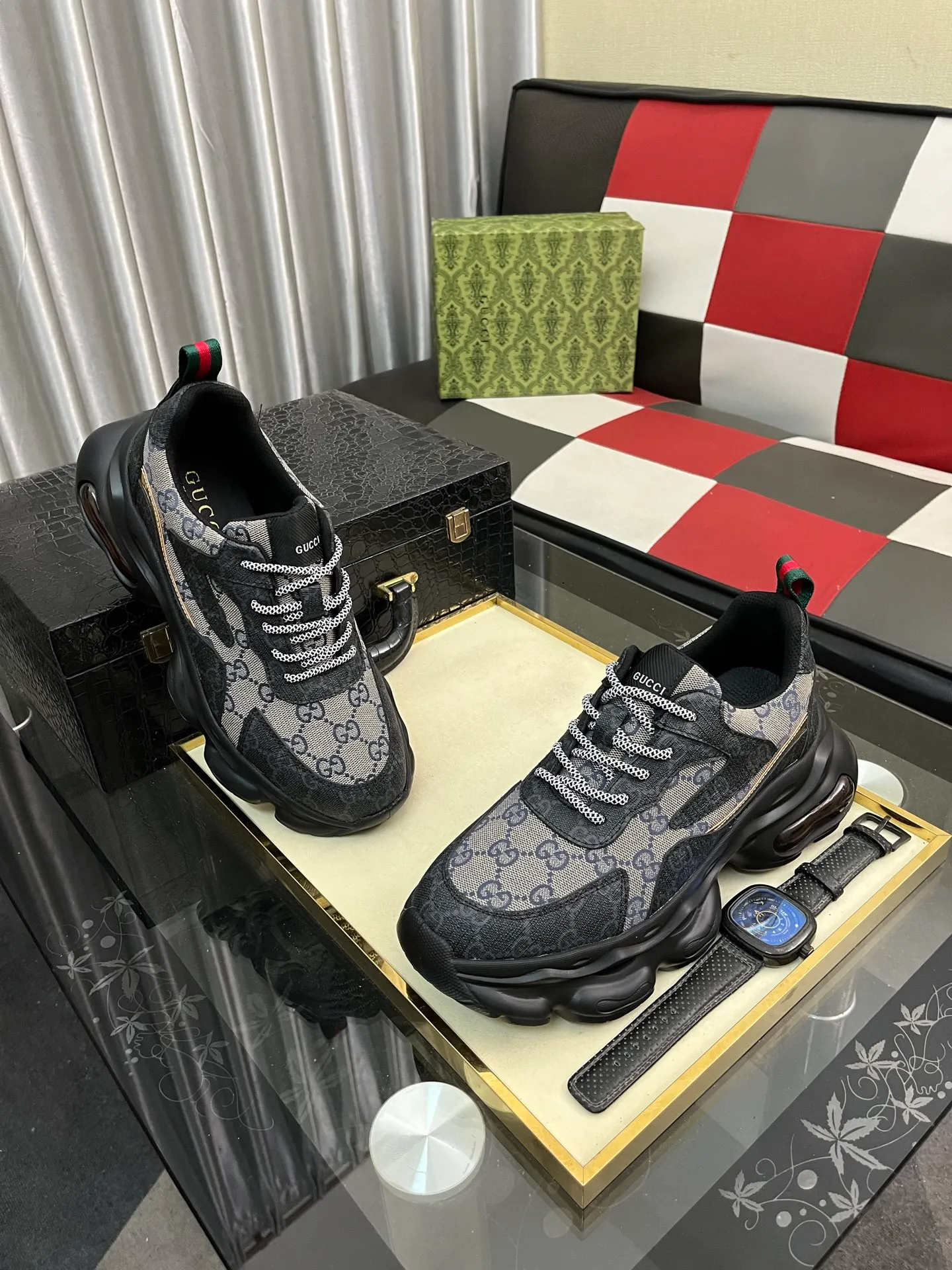 Men's shoes💰438⌚️⌚️[Gucci] Gucci's new men's genuine leather casual shoes, the highest version on the market, any comparison is welcome🆚! The original leather has excellent texture and is super high-end! Fetal sheep net lining imported from Italy, removable pad! Luxurious materials and fine workmanship, highly recommended! Code number: 38-444️⃣Colors available